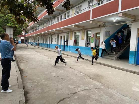 金稱市鎮(zhèn)中學(xué)開展一年一度的