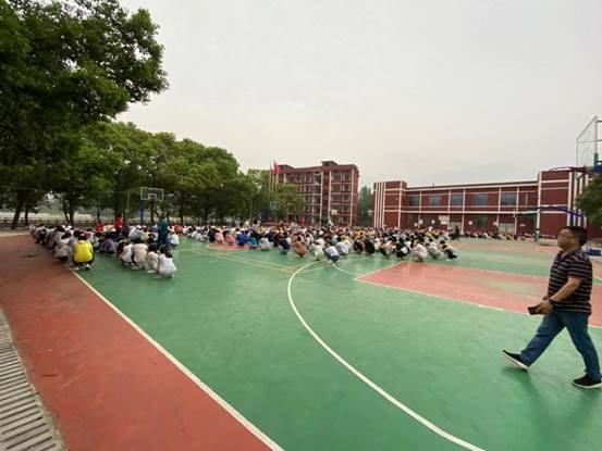 金稱市鎮(zhèn)中學(xué)開展一年一度的