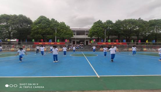 “繩”采飛揚(yáng)，舞動青春——梽木山中學(xué)跳繩比賽