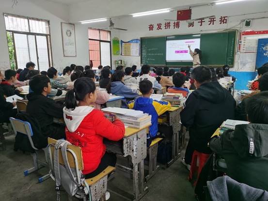 青年教師展風(fēng)采，教學(xué)比武促提拔