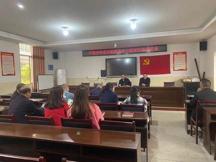 新邵縣嚴塘中學黨支部開展學習黨史牢記初心使命運動