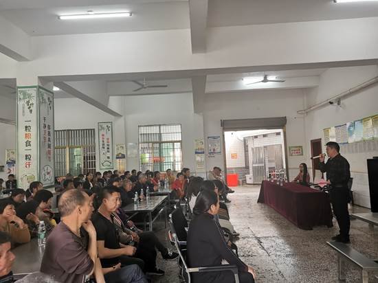 伶俐引領(lǐng)，培養(yǎng)杰出孩子