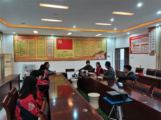 共青團洞口縣委慰問洞口四中困難團員