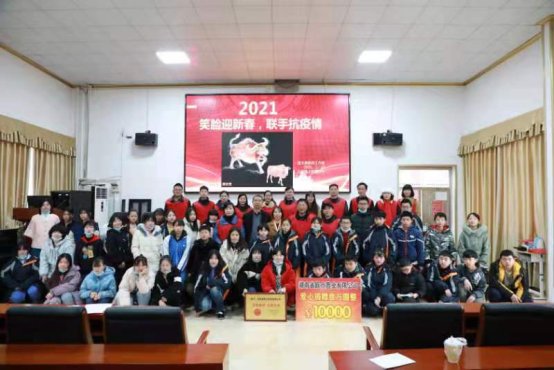 簡太英委員工作室開展“笑貌迎新春，聯(lián)手抗疫情”運動