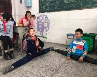 邵陽縣白倉完小歡慶“留守兒童關愛日”