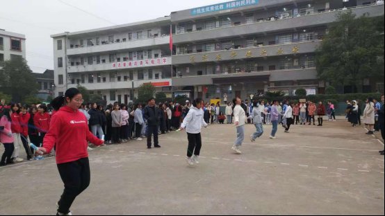 邵陽縣白倉鎮(zhèn)中學(xué)舉行冬季活動會