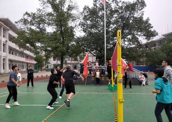 金稱市鎮(zhèn)舉行首屆教職工氣排球比賽
