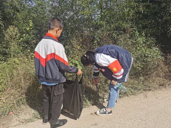 校際聯(lián)誼搭平臺(tái)，師生共同窗雷鋒