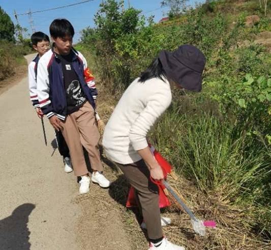 校際聯(lián)誼搭平臺(tái)，師生共同窗雷鋒