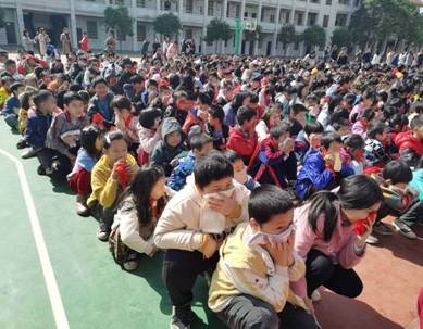 邵陽縣白倉中間完小大型消防應急疏散演練