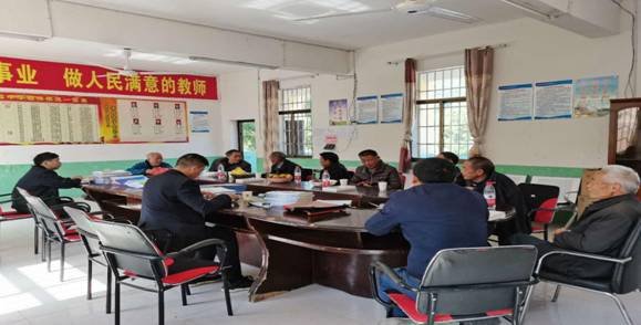 金稱(chēng)市芙蓉中學(xué)開(kāi)展慰問(wèn)退休教師運(yùn)動(dòng)