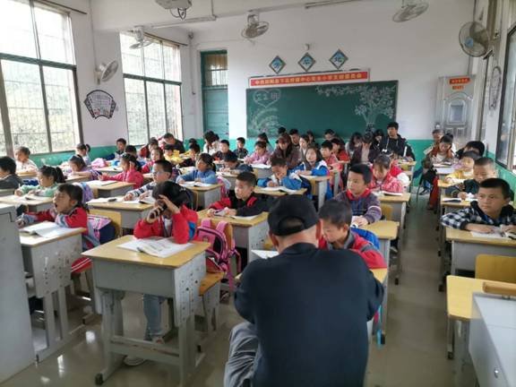 鋒從磨礪出，教學(xué)大比武—下花橋鎮(zhèn)中間完小教學(xué)比武