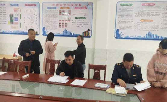 關(guān)于檢查霞塘云各中小學(xué)黌舍食品安全工作