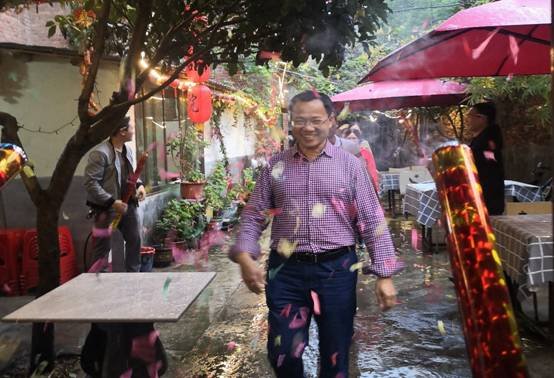 教師集體生日會  濃濃溫情暖人心