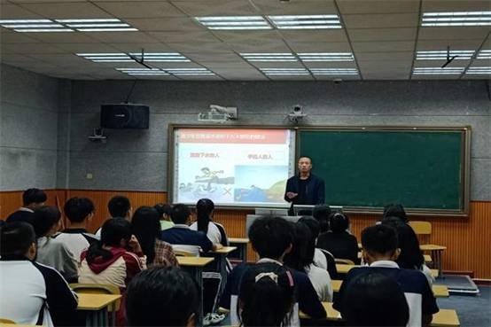 洞口四中“防溺水”體育課教學(xué)比武落下帷幕