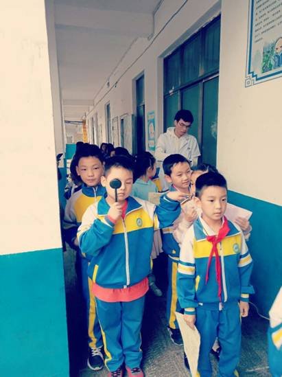 塘渡口鎮(zhèn)第一完全小學(xué)  愛眼護(hù)眼，走進(jìn)校園