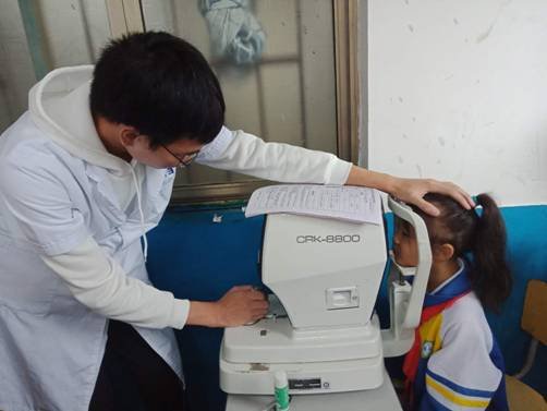 塘渡口鎮(zhèn)第一完全小學(xué)  愛眼護(hù)眼，走進(jìn)校園