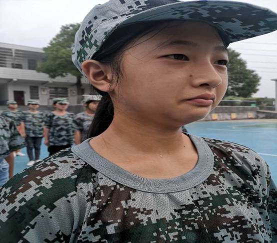 梽木山中學初一門生軍訓圓滿結束