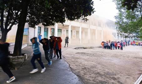 山門鎮(zhèn)橫溪中學(xué)模仿突發(fā)事件疏散演練