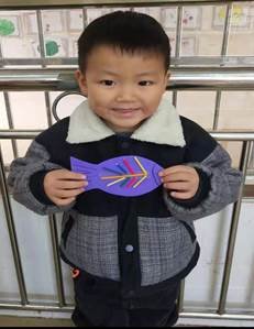 新寧縣清江橋鄉(xiāng)中間幼兒園開展傳統(tǒng)文化花樣剪紙手工制作運(yùn)動(dòng)