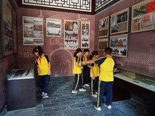 山門鎮(zhèn)橫溪中學(xué)開展“想念革命先烈 傳承紅色基因”實(shí)踐運(yùn)動(dòng)