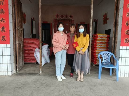 “闊別水域，保護(hù)生命”----新寧縣清江橋鄉(xiāng)中間幼兒園防溺水安全教育專(zhuān)題運(yùn)動(dòng)