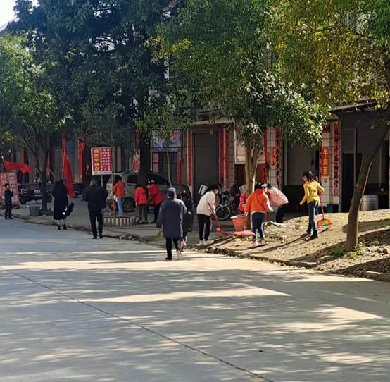 追隨雷鋒步伐，充當(dāng)環(huán)保小衛(wèi)士