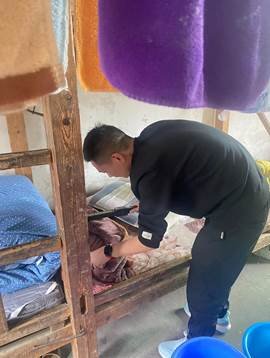 洞口縣竹市鎮(zhèn)管竹中學違禁品安全大排查