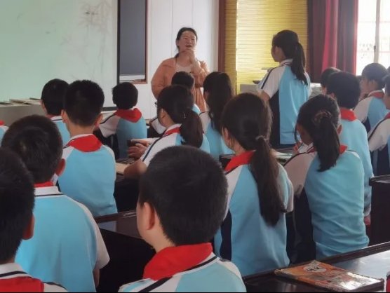 寶劍鋒從磨礪出 梅花香自苦寒來║邵東市城區(qū)第一完全小學舉行實習教師匯報課運動