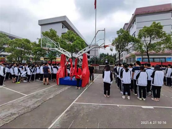 洞口四中召開“防溺水”宣誓大會