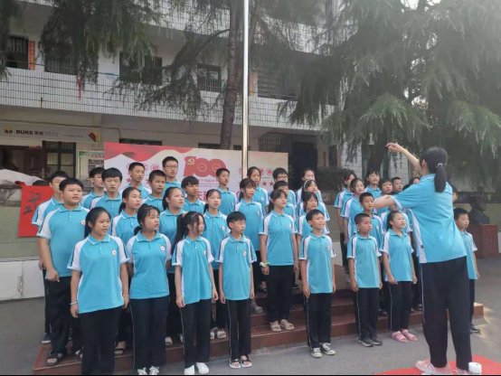 洞口縣管竹中學(xué)舉行慶祝建黨一百周年紅歌合唱比賽