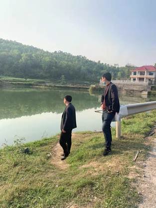 保護(hù)生命防溺水，多措并舉保平安邵陽(yáng)縣下花橋鎮(zhèn)中間完全小學(xué)開展防溺水巡邏工作