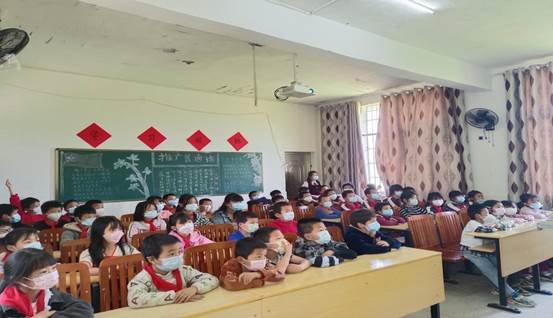 邵陽縣下花橋鎮(zhèn)和平小學(xué)開展“保護生命”安全教育課