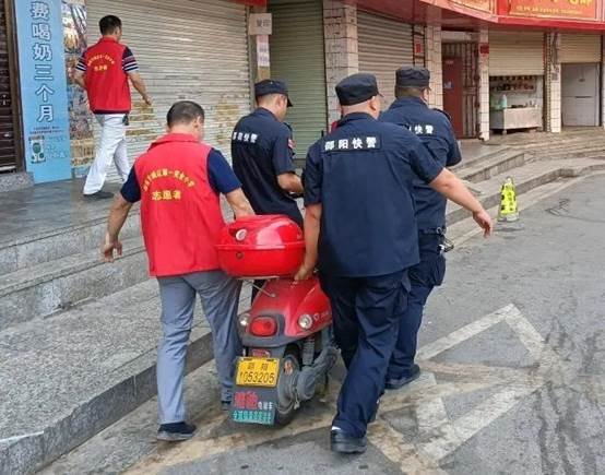 專項(xiàng)整治 安全護(hù)航║邵東市城區(qū)一完小交通專項(xiàng)整治動(dòng)真格