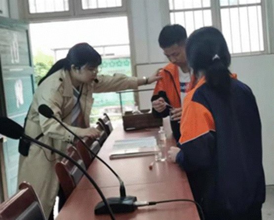 親歷實(shí)驗(yàn)奧妙，品味真知灼見——洞口縣山門鎮(zhèn)中學(xué)理化組教研運(yùn)動(dòng)