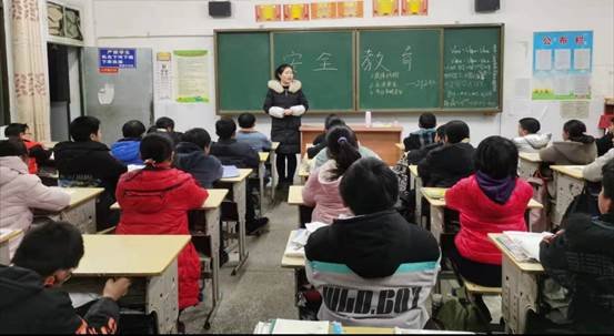 橫溪中學(xué)召開門生安全暨防疫工作會議