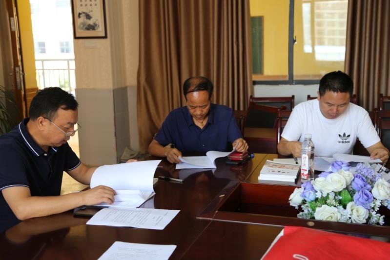 洞口縣思源實驗黌舍正視教后科研