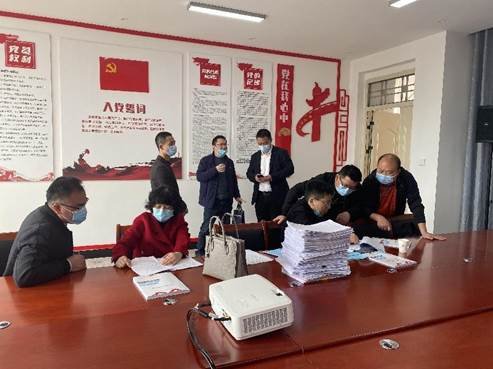 市教育局向?qū)У缴坳柨h督查疫情防控工作