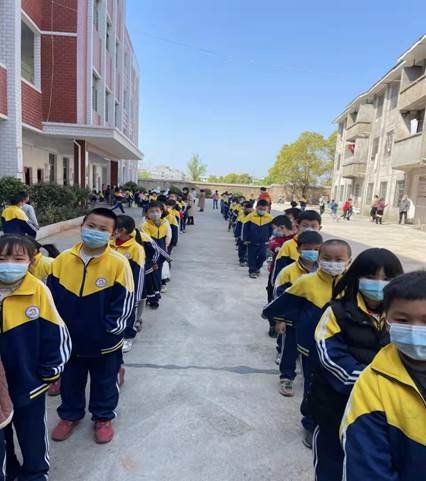 果斷守住疫情防控關(guān)卡——邵陽縣白倉鎮(zhèn)中間完小全員核酸檢測