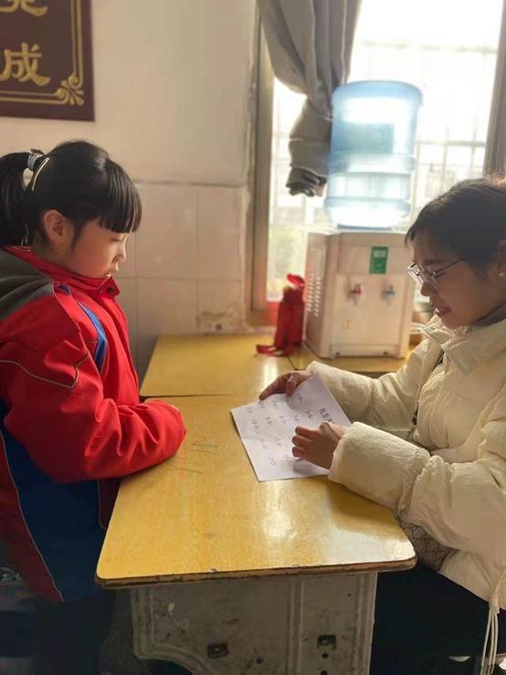 武岡市紅星小學(xué)開展低年級(jí)無(wú)紙化期末素質(zhì)測(cè)評(píng)活動(dòng)