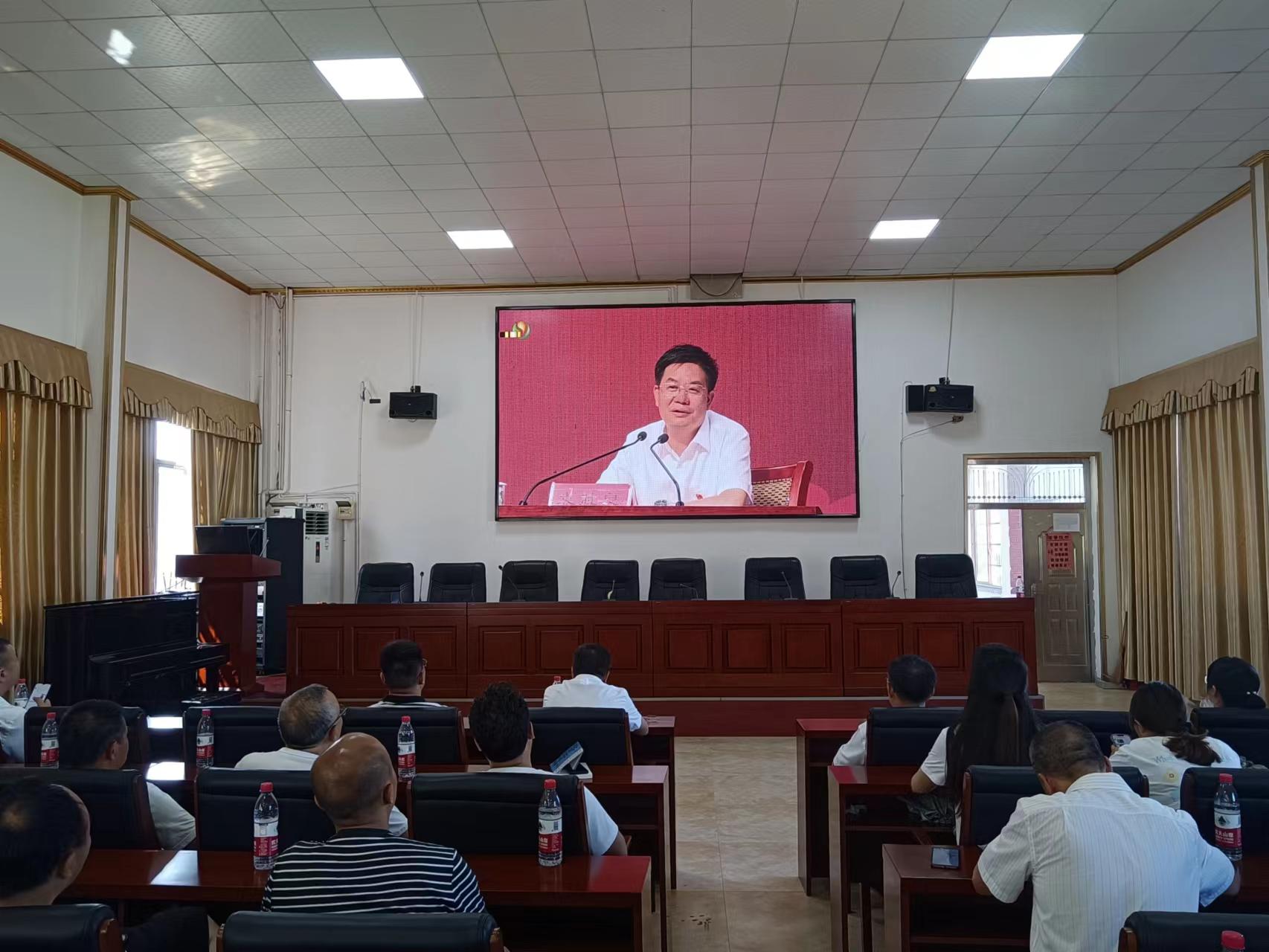 塘渡口中學(xué)黨支部開(kāi)展“七一”主題黨日活動(dòng)