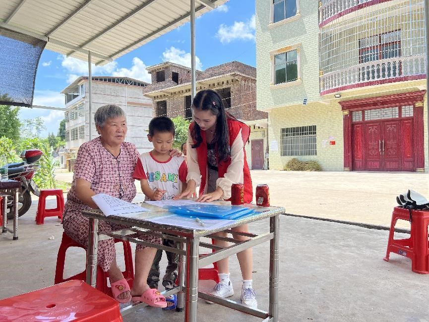 暑期安全教育“千師訪萬戶”我們在行動