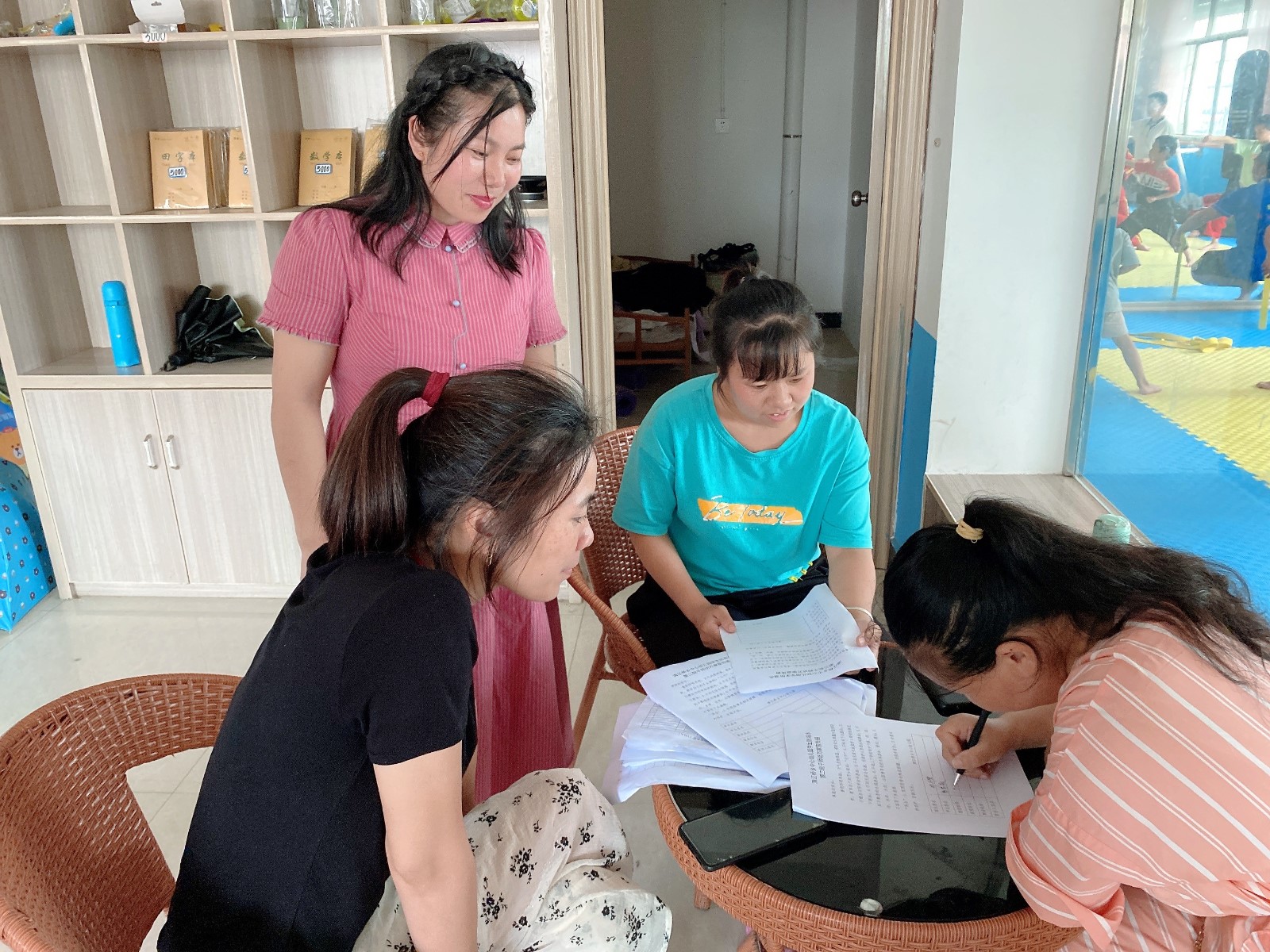 新寧縣清江橋鄉(xiāng)中心幼兒園開展暑期“千師訪萬家”防溺水家訪活動