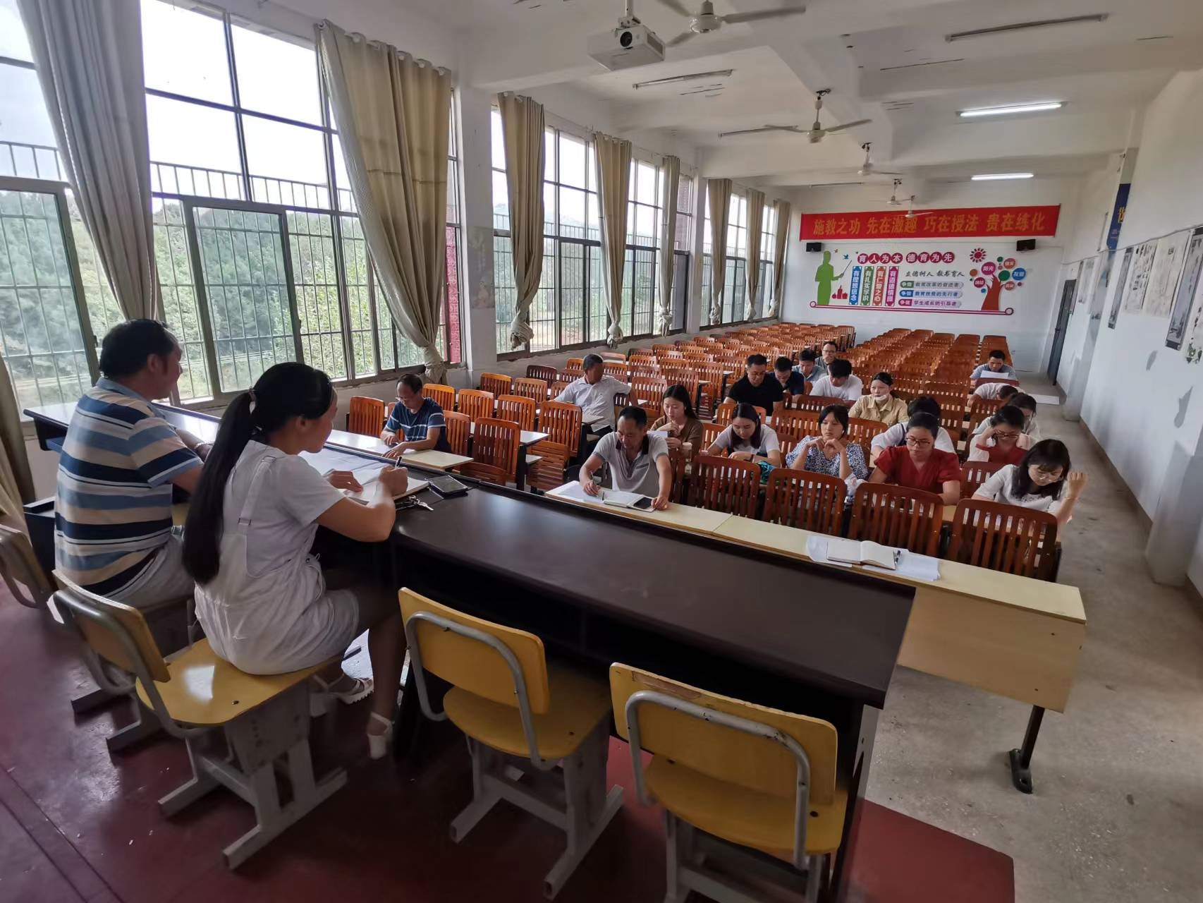 邵陽縣下花橋鎮(zhèn)雙江中學(xué)開展  暑假第一輪“千師訪萬戶”防溺水家訪活動(dòng)