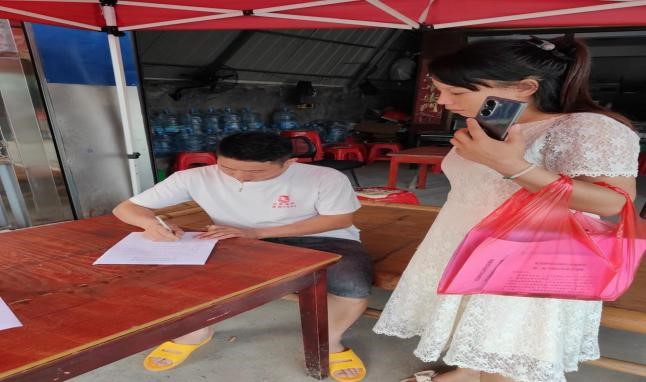 新寧縣金石鎮(zhèn)見龍橋幼兒園開展“暑期防溺水千師訪萬家”活動(dòng)