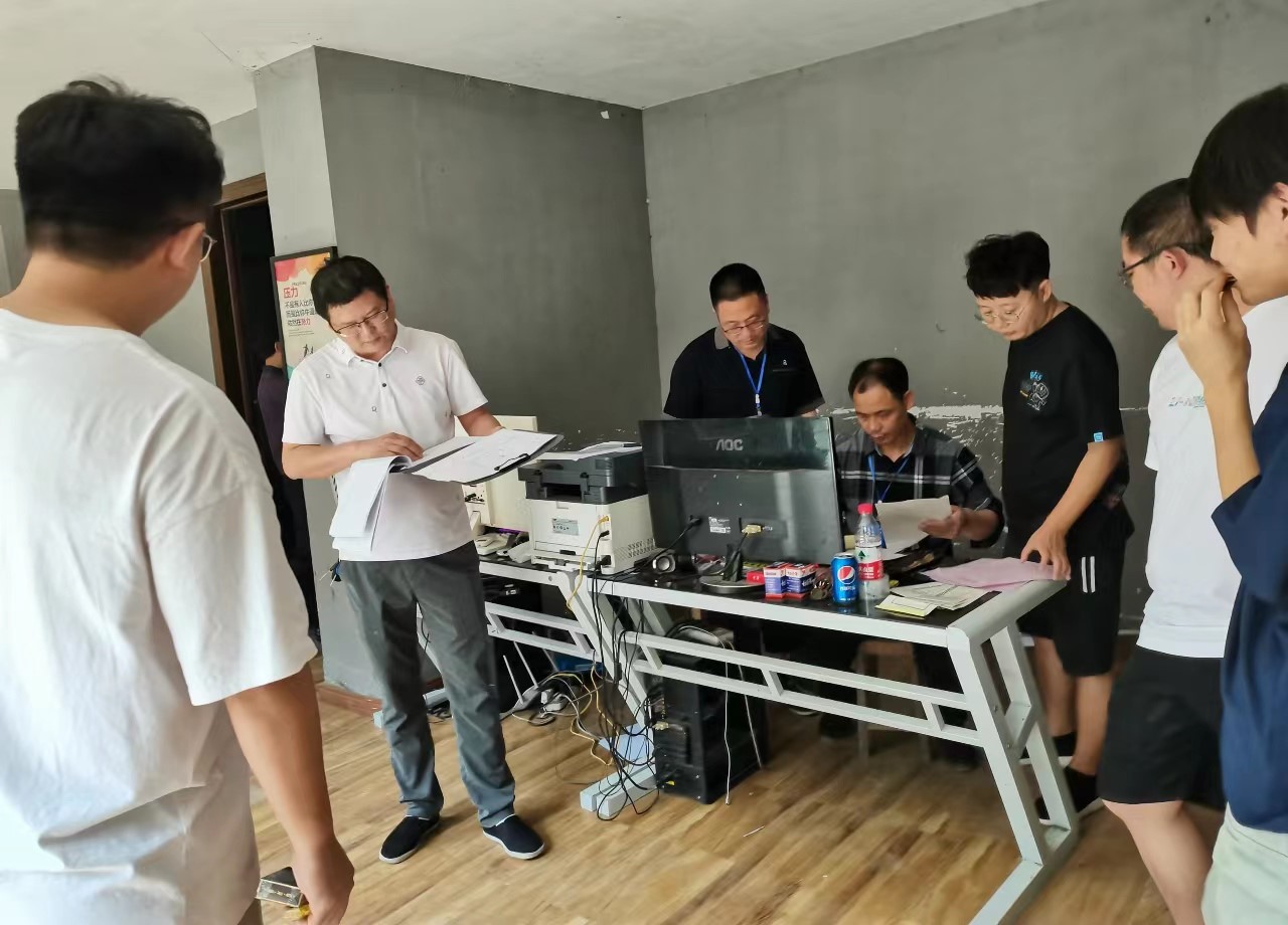 邵陽(yáng)縣：著力打好屬地整治和行業(yè)監(jiān)管“組合拳”，重拳出擊，嚴(yán)懲學(xué)科類違規(guī)培訓(xùn)。