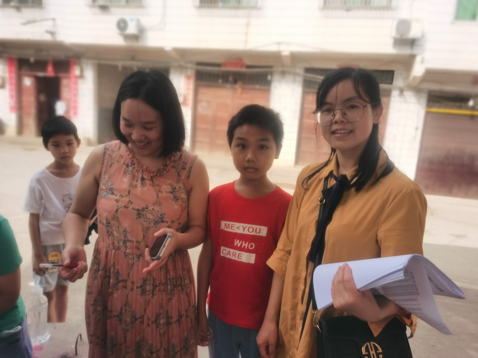 邵陽(yáng)縣下花橋鎮(zhèn)中心完全小學(xué)黨支部開展“千師訪萬戶”防溺水安全家訪工作