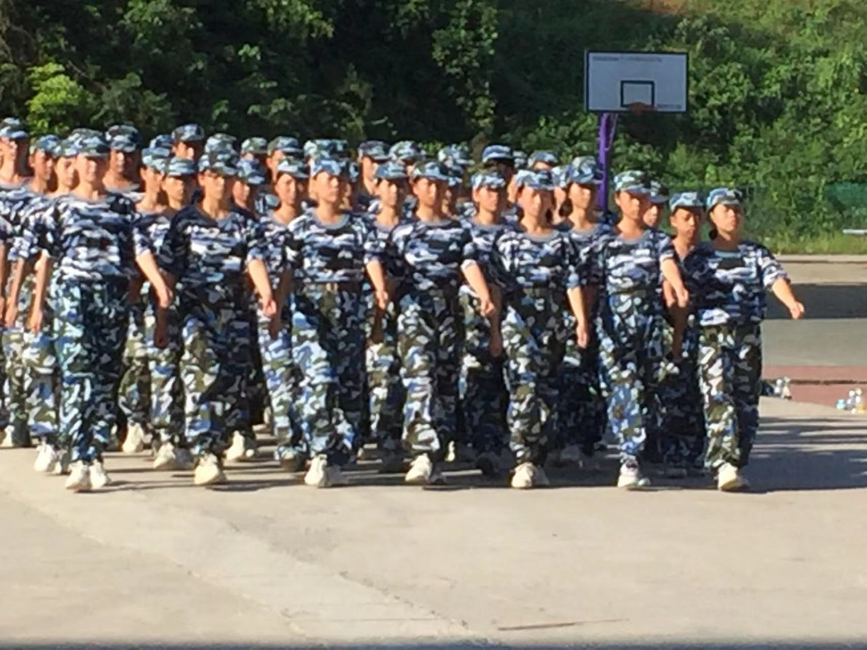 堅定強國志氣錘煉強國骨氣     -----新邵資江中學(xué)2022年新生軍訓(xùn)結(jié)束