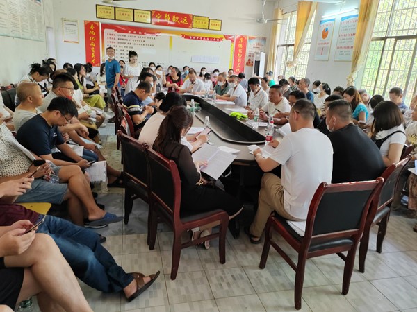 邵陽(yáng)縣塘渡口鎮(zhèn)玉田中學(xué)拉開了教師暑假培訓(xùn)的帷幕