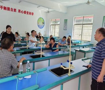 金稱市鎮(zhèn)中學(xué)開展暑期分組分科集中培訓(xùn)